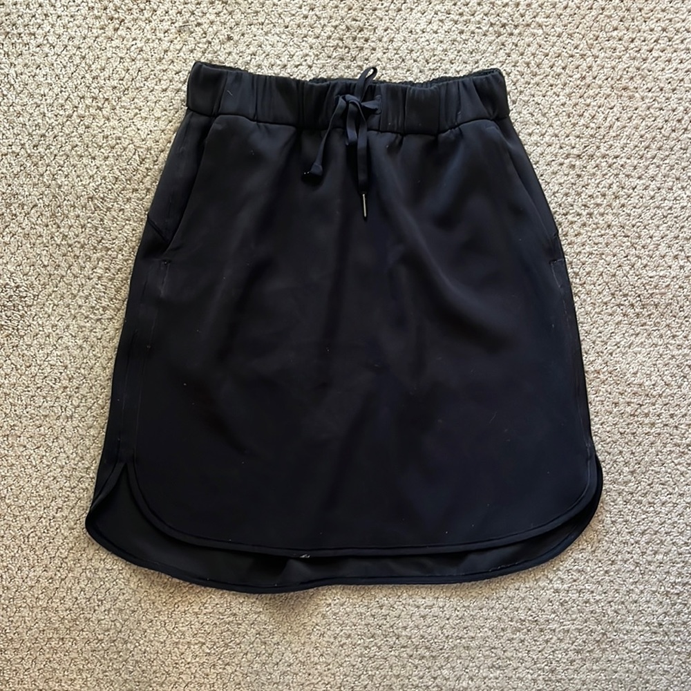 Lulu lemon on the fly skirt